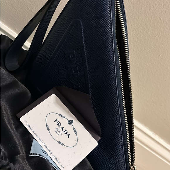 Prada saffiano one size wristlet - Picture 2 of 4